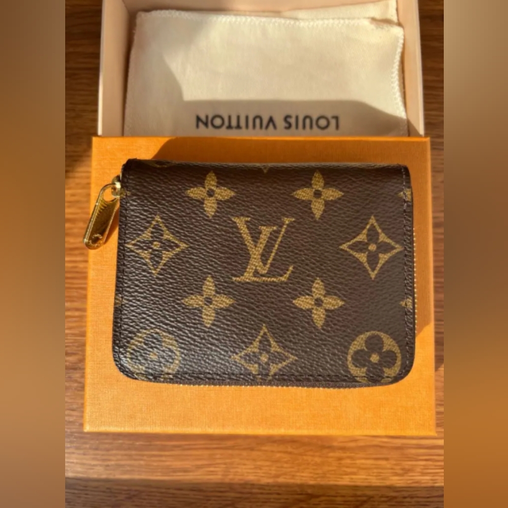 Louis Vuitton LV Zippy Coin Purse